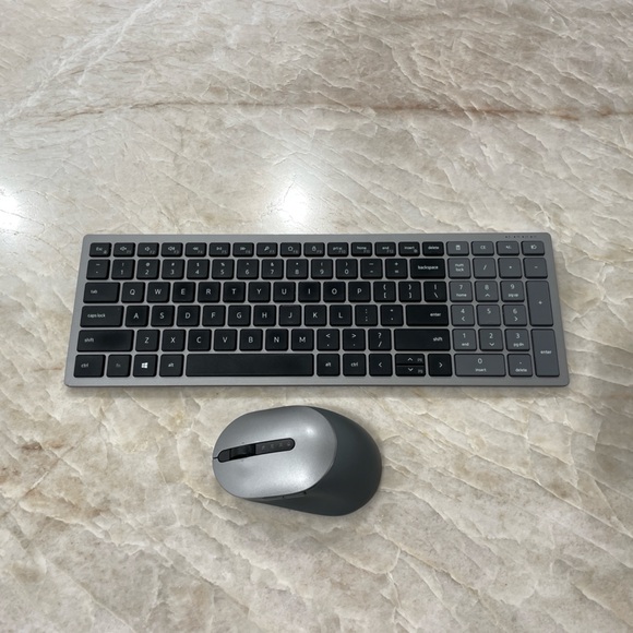 Bluetooth keyboard & mouse - Picture 1 of 5